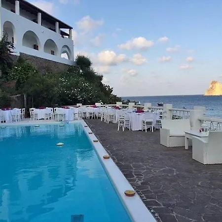 Basiluzzo Couette-café 4*