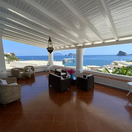 Basiluzzo Bed & Breakfast 4*