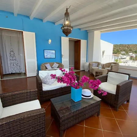 Basiluzzo Bed and Breakfast 4*