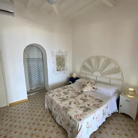 Alojamento de Acomodação e Pequeno-almoço Basiluzzo Panarea